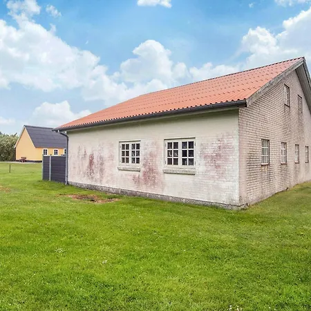 6 Person In Ribe-by Traum